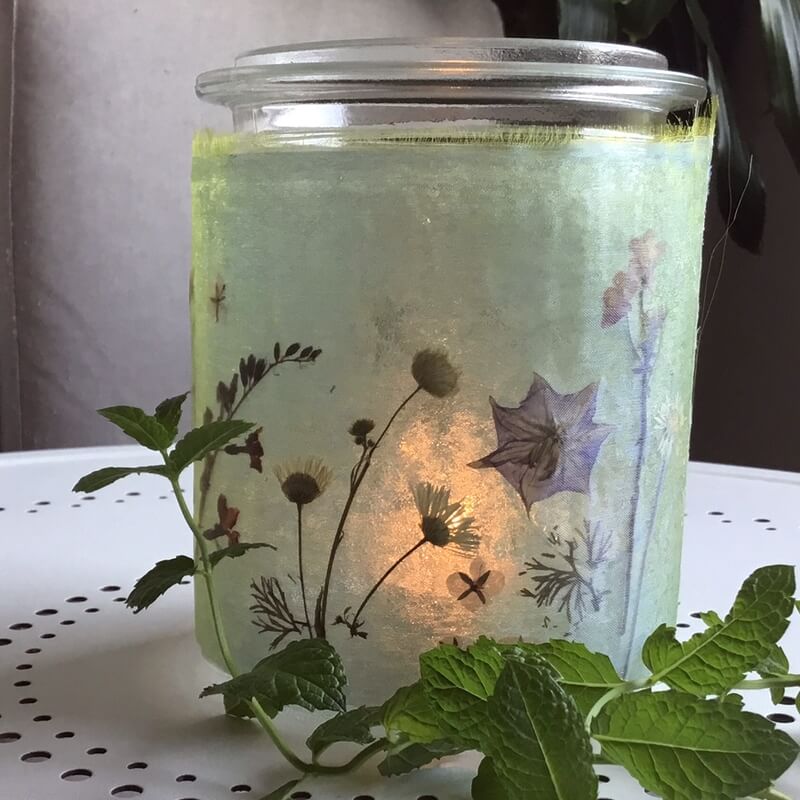 Blumiges Windlicht