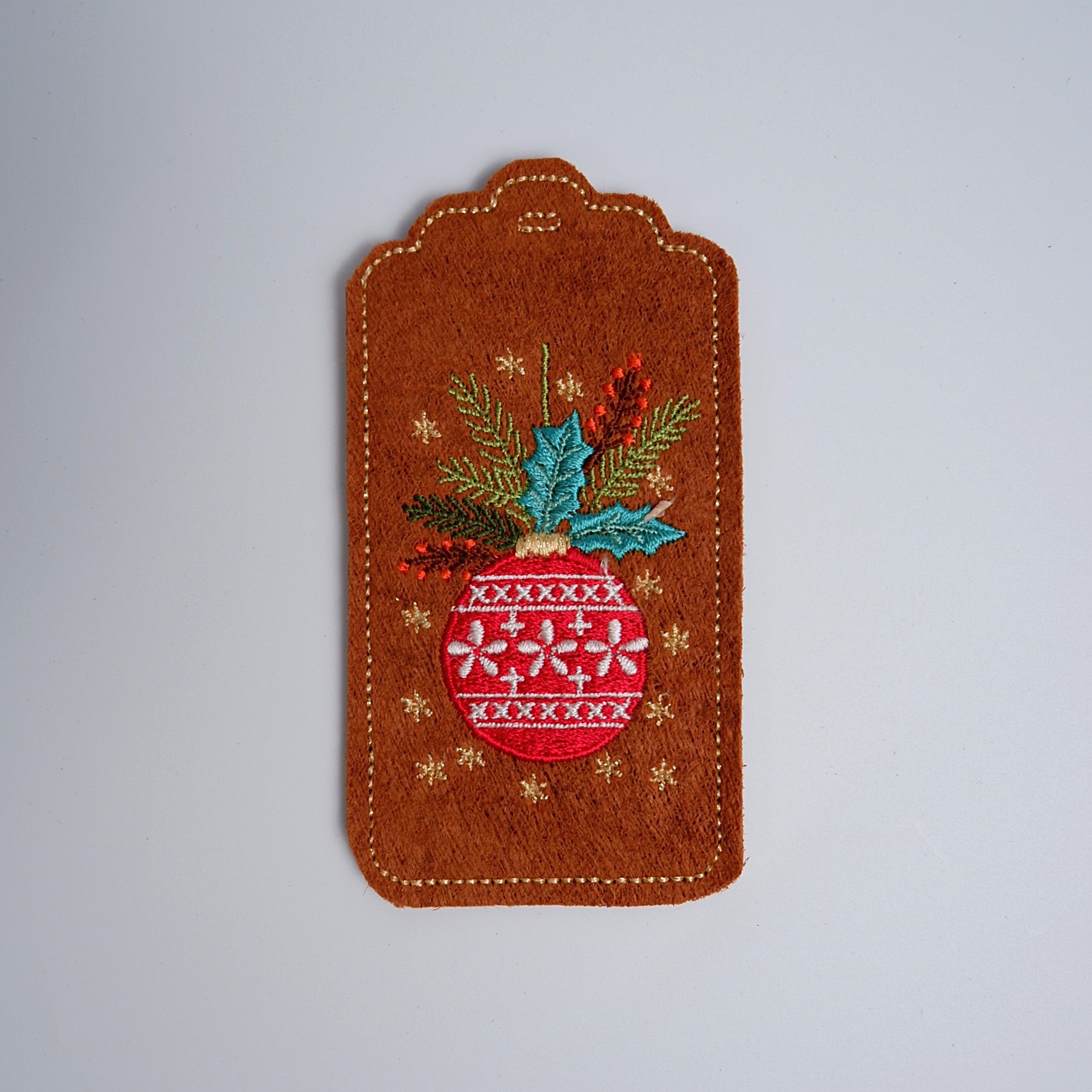 SULKY CHRISTMAS GIFT TAG - NORDIC
ORNAMENT (Bestickter Geschenkeanhänger)