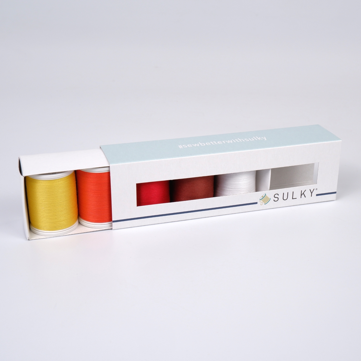 SULKY COTTON 30 - FIREPLACE (4x 450m
King Spulen, 1x BOBBIN COT 600m King
Spule) SULKY COTTON 30 - FIREPLACE (4x 450m
King Spulen, 1x BOBBIN COT 600m King
Spule)