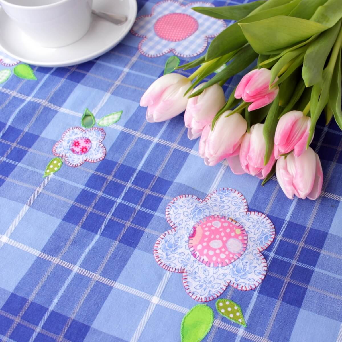 Tischdecke Blumenapplikation